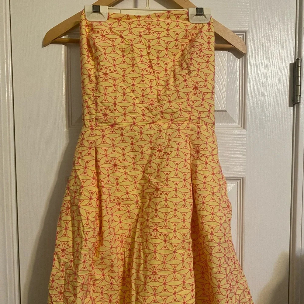Lilly Pulitzer Felicity Starfruit Yellow Fly Away
Eyelet Strapless Dress